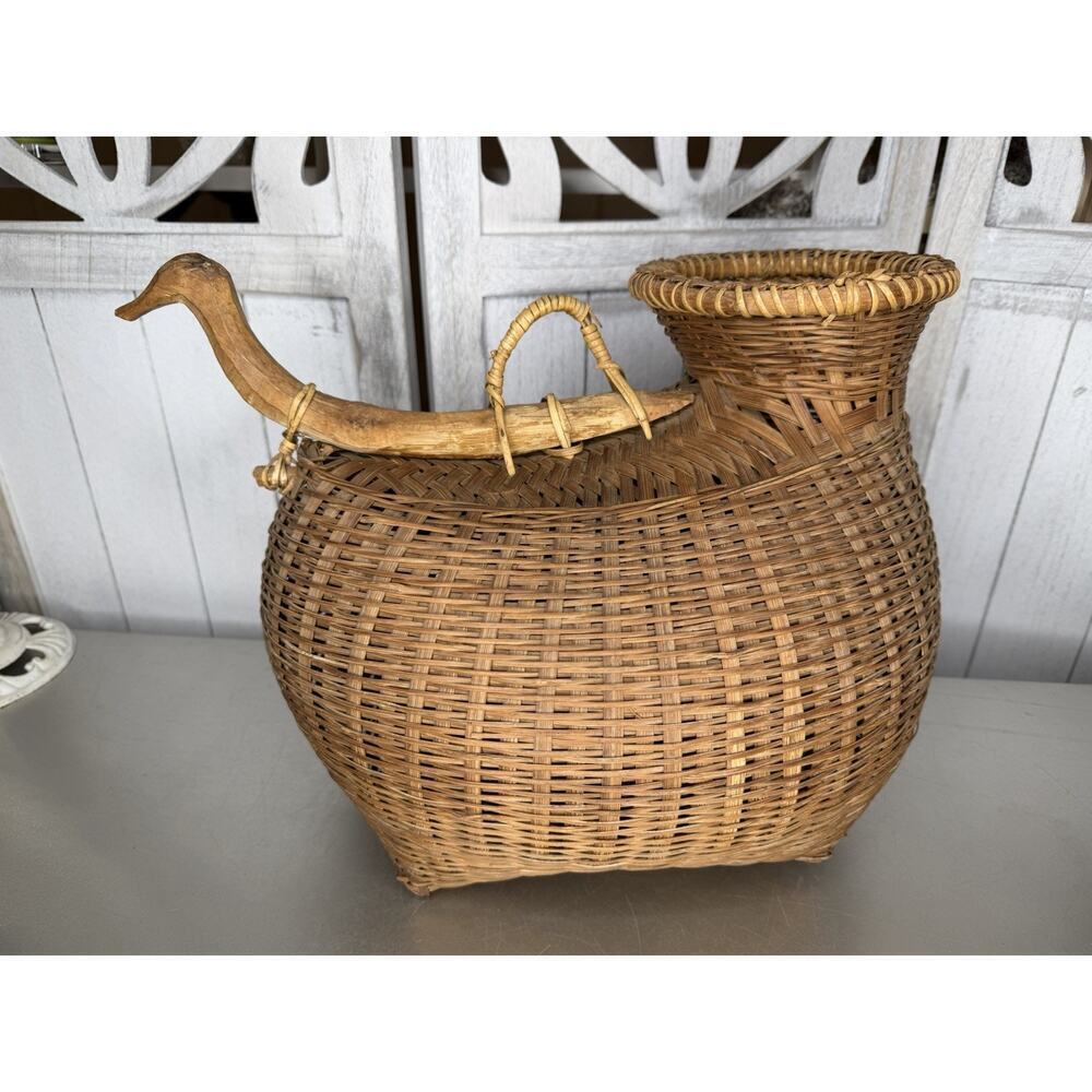 Antique Vintage Woven Wicker Hand Made Fish Basket Collectible Decor Duck Handle
